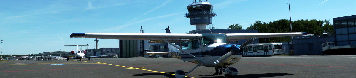 verschiedene Motive zum Thema Motorflug