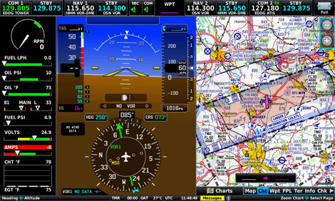 Cockpit der D-EBTO: 2 Mal Garmin G3X Touch mit Autopilot GFC500 - modern geht es nicht!