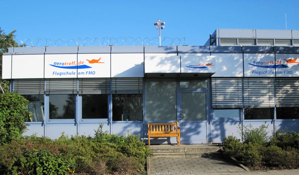 Ort des Geschehens: die aerotreff.de Flugschule am Flughafen Münster / Osnabrück.